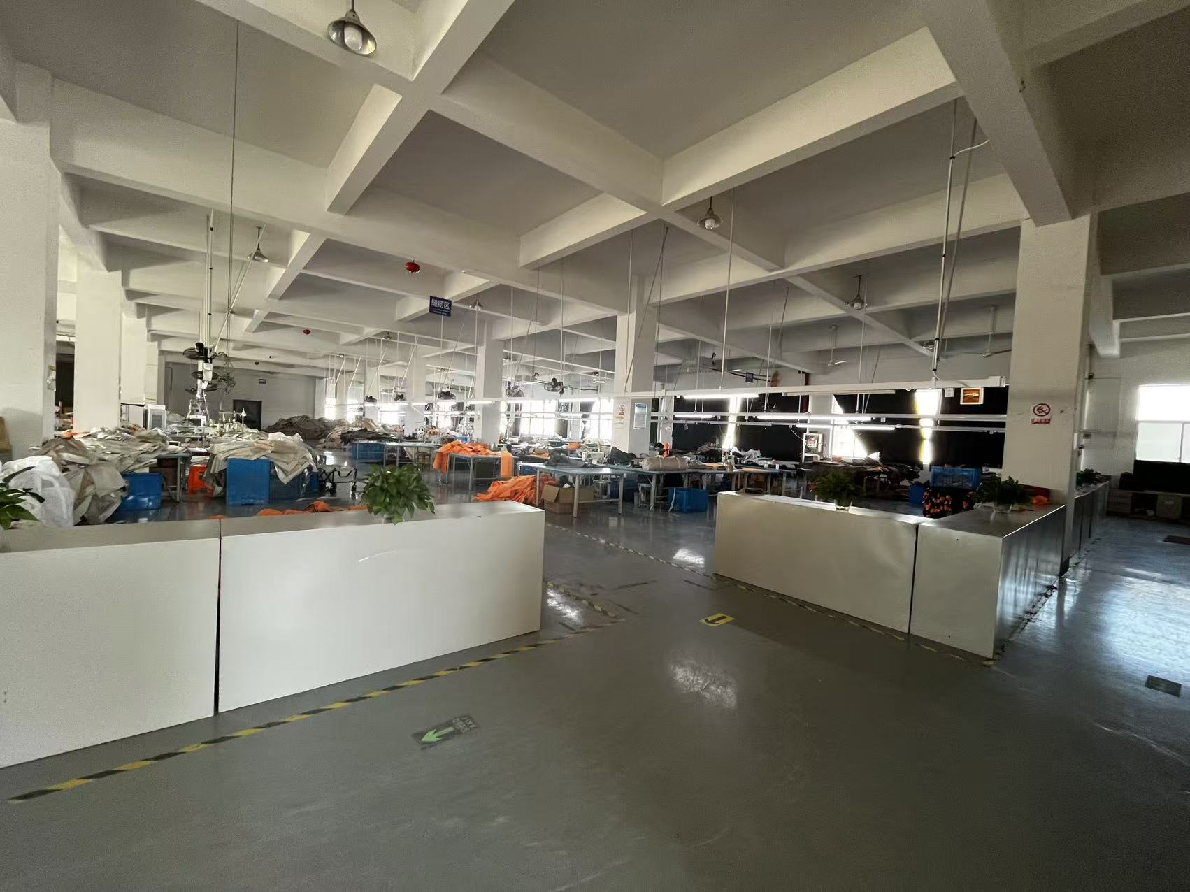 Large-scale sewing floor
